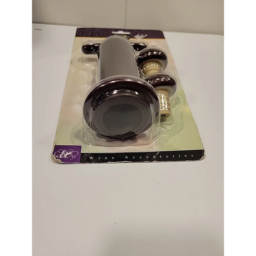 Epic Wine Savor with 1 Pump‎ and 2 Stoppers. New Sealed.